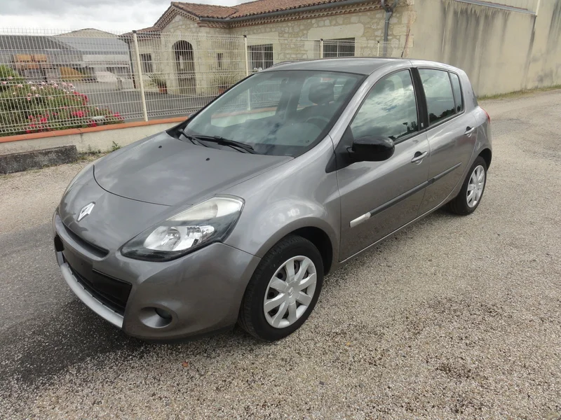 Renault Clio III 1,2 16v 20th 75cv